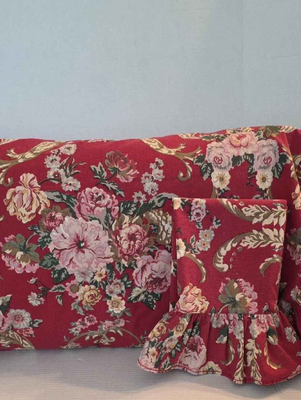 Lauren Ralph Lauren Vintage Red Floral Ruffled Twin Flat Fitted 2 Pillowcases